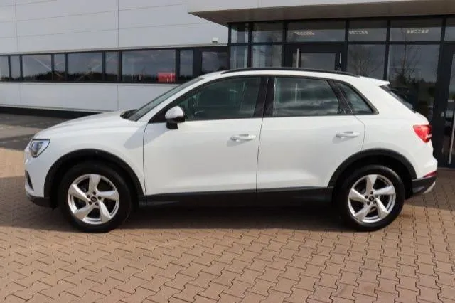 AUDI Q3 35 TFSI Business Advanced Image 4